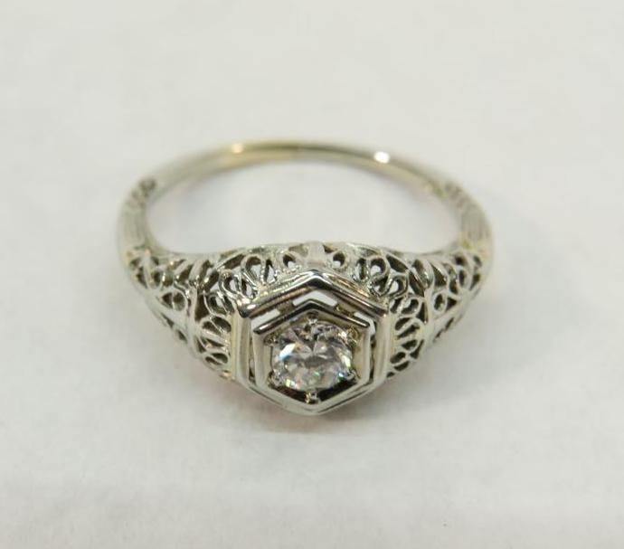 18K White Gold & Diamond Ring (1 of 8)