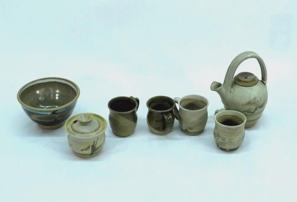 (7) Highland Pottery Articles (1 of 16)