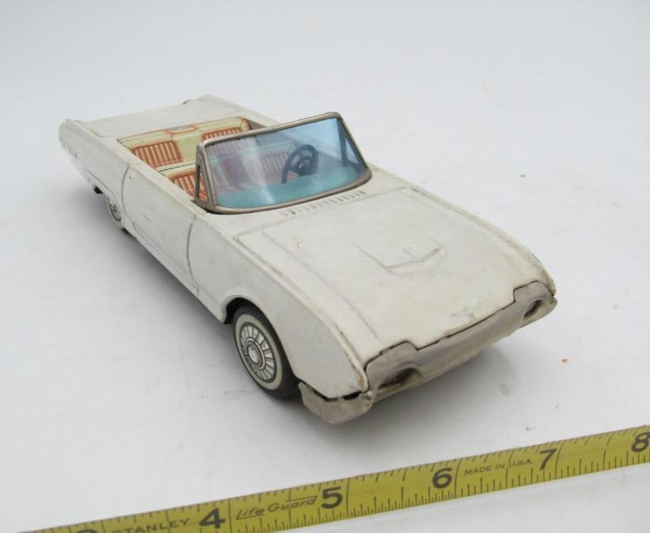 Classic Bandai japanese Tin Ford Thunderbird (1 of 4)