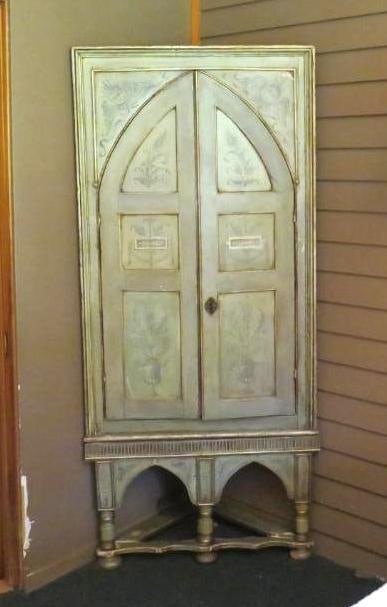 Antique Painted Corner Cabinet with Arched Doors (1 of 6)
