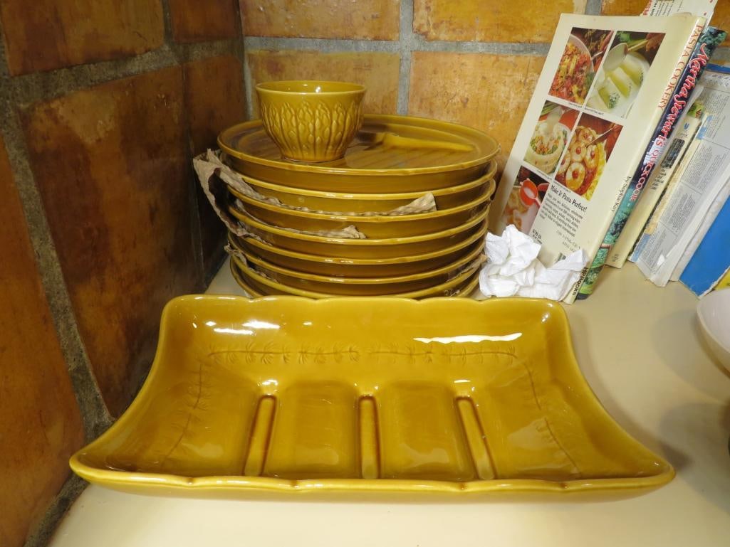 (10) Gien France Dinerware (1 of 3)