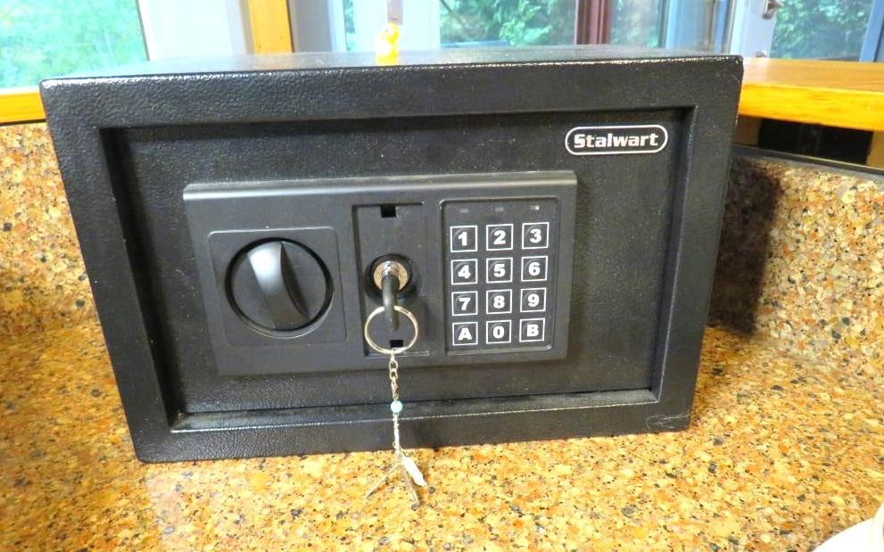 Stalwart Combination Mini Safe:  