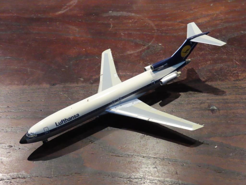 Lufthansa Boeing 727 Model Airplane (1 of 7)