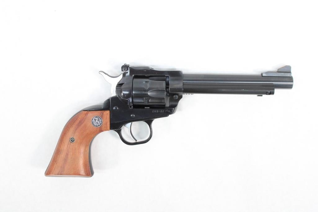 Ruger New Model Single-Six Single Action Revolver: s.n.. 263-77348, .22 LR, 5.5" barrel, with .22 Magnum cylinder and factory hard case. Modern (24-0454)