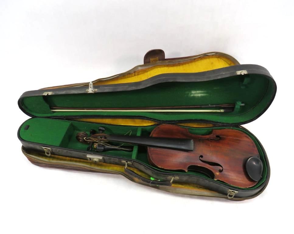 Antique Violin (1 of 20)