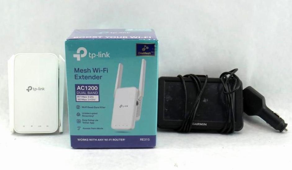 (2) Wi-Fi Extenders & Garmin GPS (1 of 4)