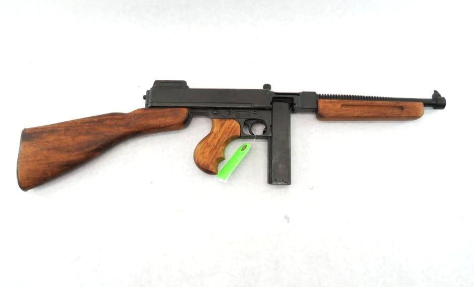 Replica 1928 Thompson Submachine Gun: non firing 