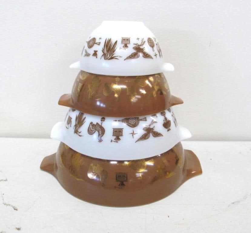 Pyrex Americana Mixing Bowl Set:  