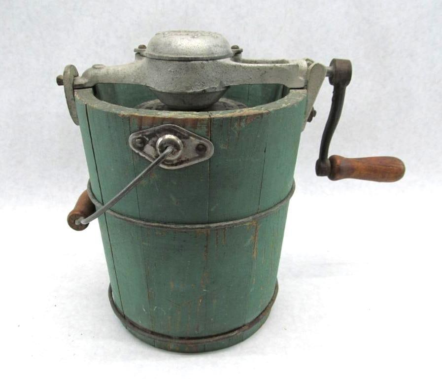 10 White Mountain Ice Cream Freezer:  