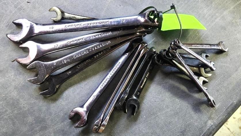 (13) Husky & Other Metric Combination Wrenches (1 of 4)