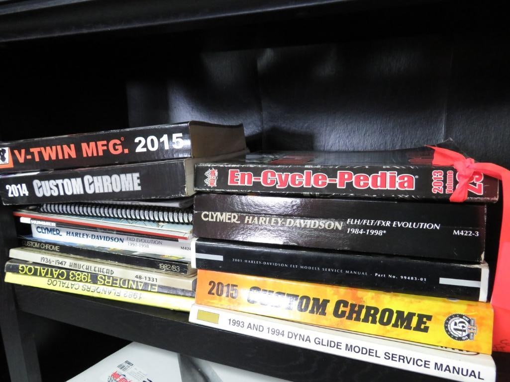 (17) Harley Davidson Catalogs, Service Manuals (1 of 6)