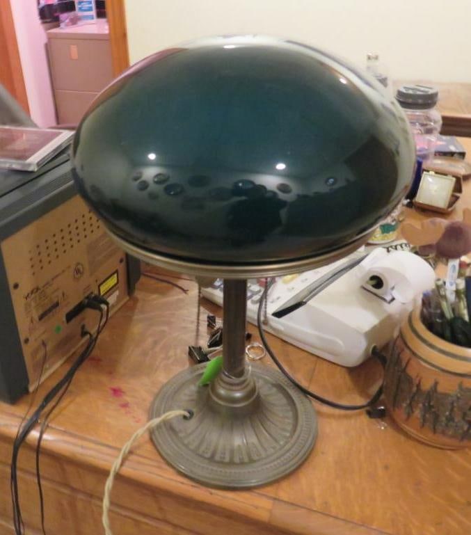 Emeralite Bankers Desk Lamp (1 of 4)