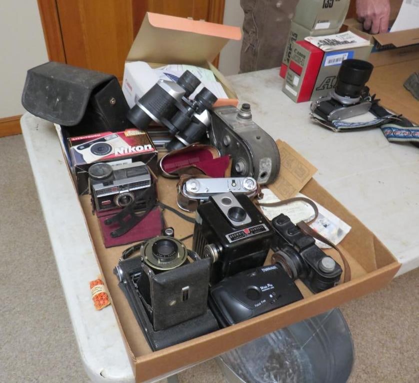 Asst. Vintage and Antique Cameras (1 of 7)