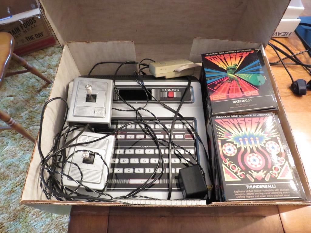 Magnavox Odyssey 2 Video Game System (1 of 9)