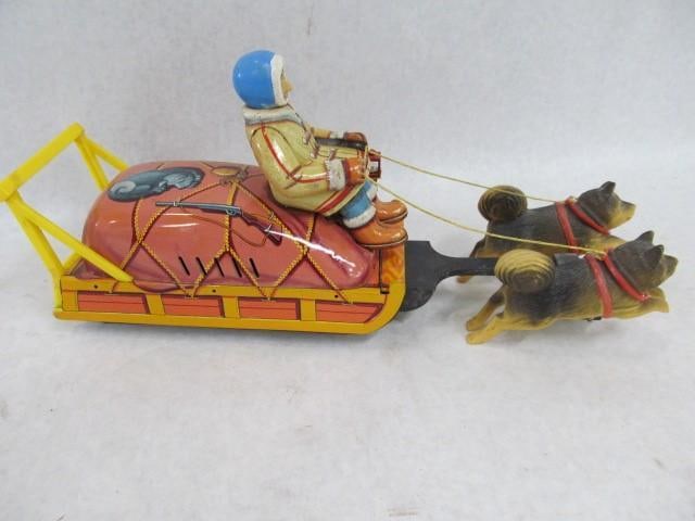 "Open Sleigh" Tin Toy, 1950's Modern Toys MT: 15" long, Battery Operated, very clean battery compartment