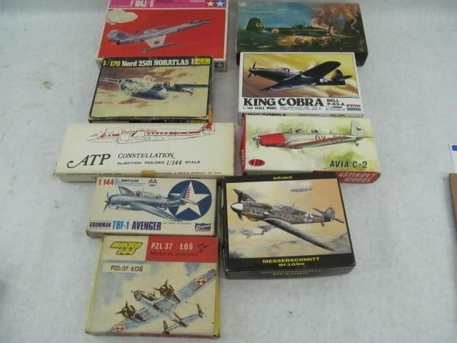 (9) Vintage Model Kits from the 1970's & 1980s (1 of 5)