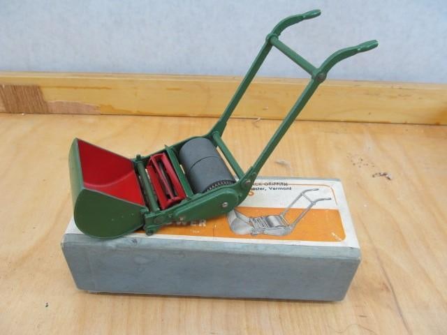 Rare Dinky Supertoy Push Lawn Mower (1 of 4)