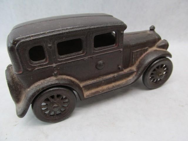 Early Cast Iron Touring Car: 6 1/2"