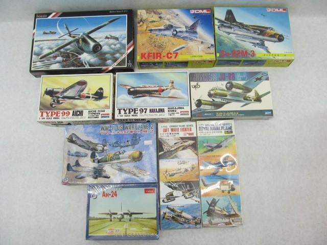 (10) Vintage Aircraft Model Kits (1 of 5)