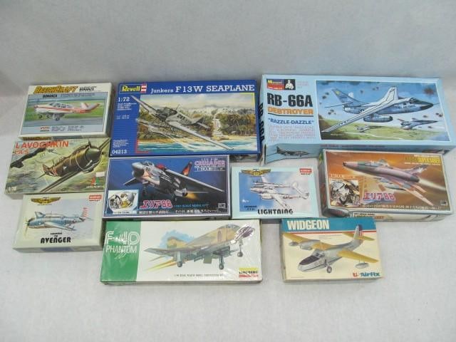 (10) Vintage Aircraft Model Kits (1 of 5)