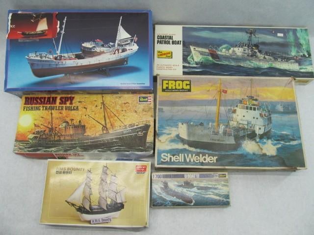 (6+) Plastic Ship Model Kits (1 of 4)