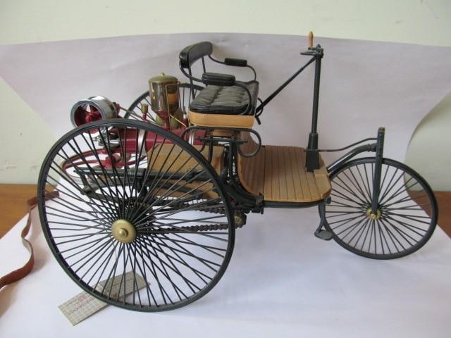 Franklin Mint 1886 Benz Patent Motor Wagon (1 of 7)