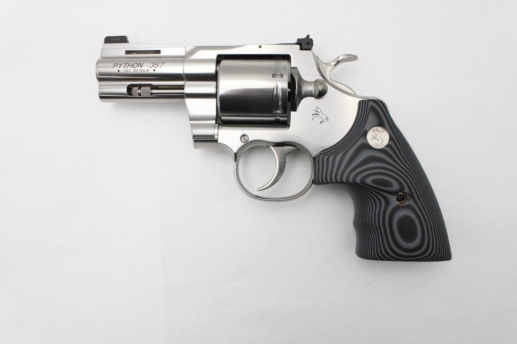 Colt Python Double Action Revolver: s.n. PY343226, .357 Magnum, stainless steel, 3" barrel, in excellent condition with the factory case. Modern (25-0392)