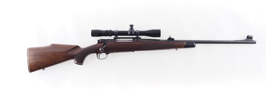 Winchester Model 70 Bolt Action Rifle: s.n. G1117442, .30-06, 22" barrel, checkered stock, with Redfield 3-9X Widefield scope. Modern (25-0159)
