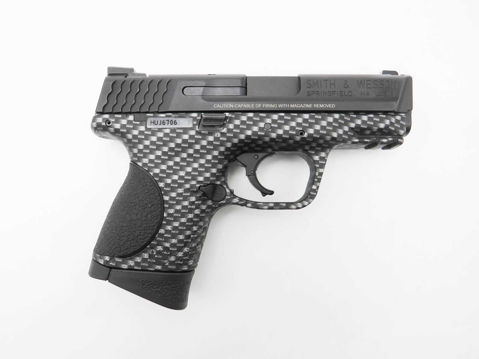 Smith & Wesson M&P40C Semi-Automatic Pistol: s.n. HUJ6706, .40 S&W, with (2) 10 round magazines. Very good to excellent overall condition in the factory case. Modern (25-0122)