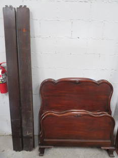 Pair of Mahogany Twin Beds: Pair of Mahogany Twin Beds