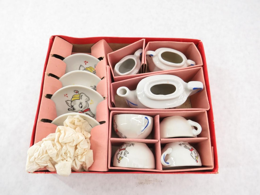 Vintage China Toy Tea Set (1 of 7)