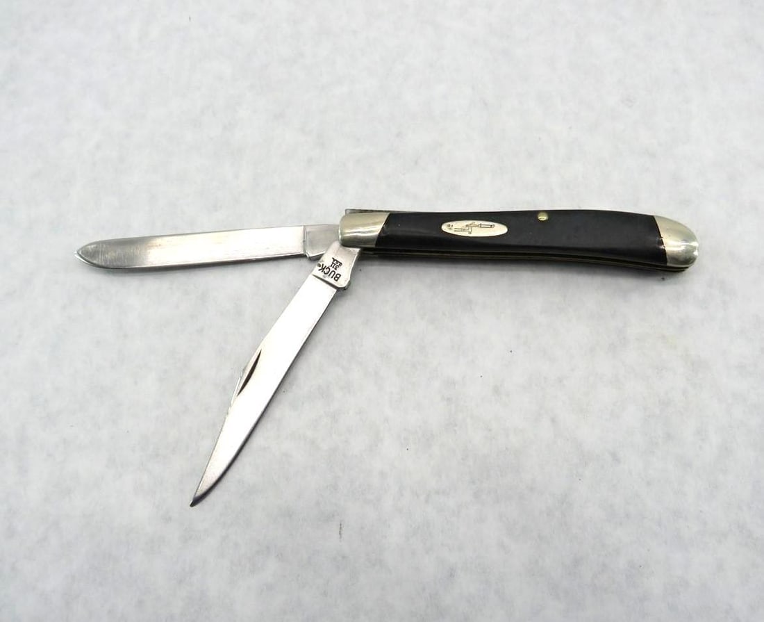 Vintage Buck 311 Slimline Trapper Folding Knife (1 of 4)