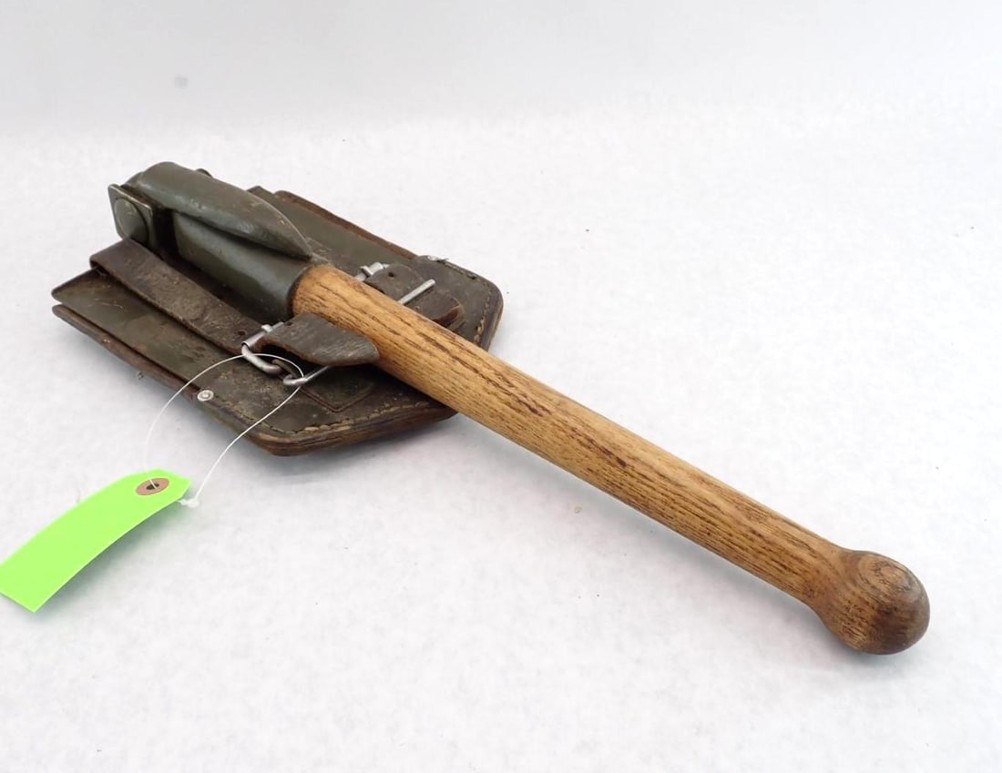 West German Army Entrenching Tool (1 of 3)
