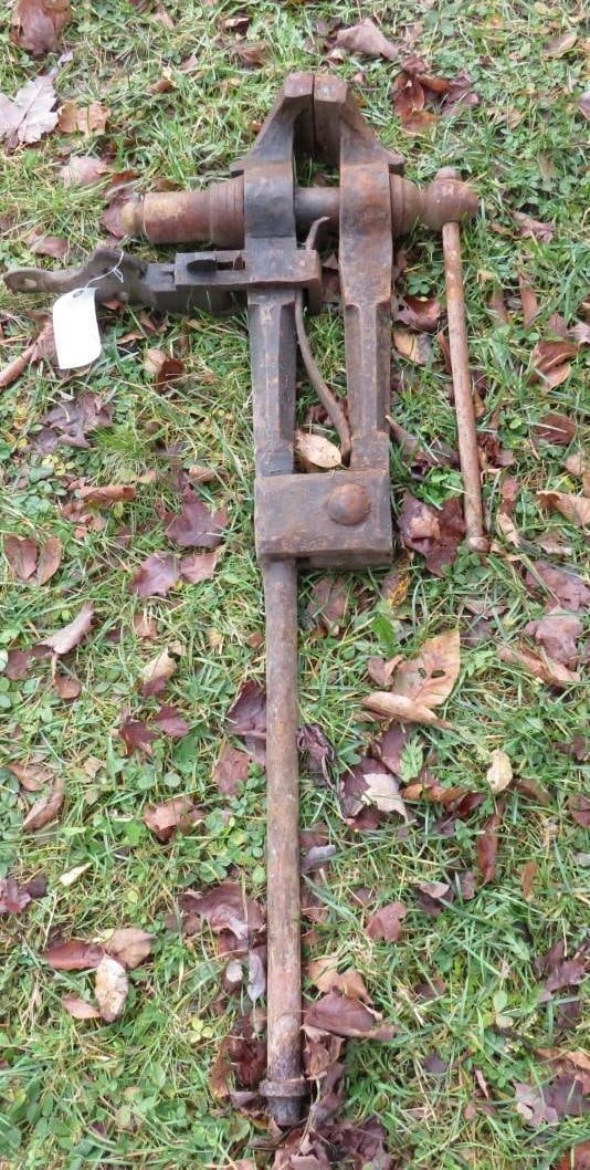 5" Blacksmiths Post Vise (1 of 8)