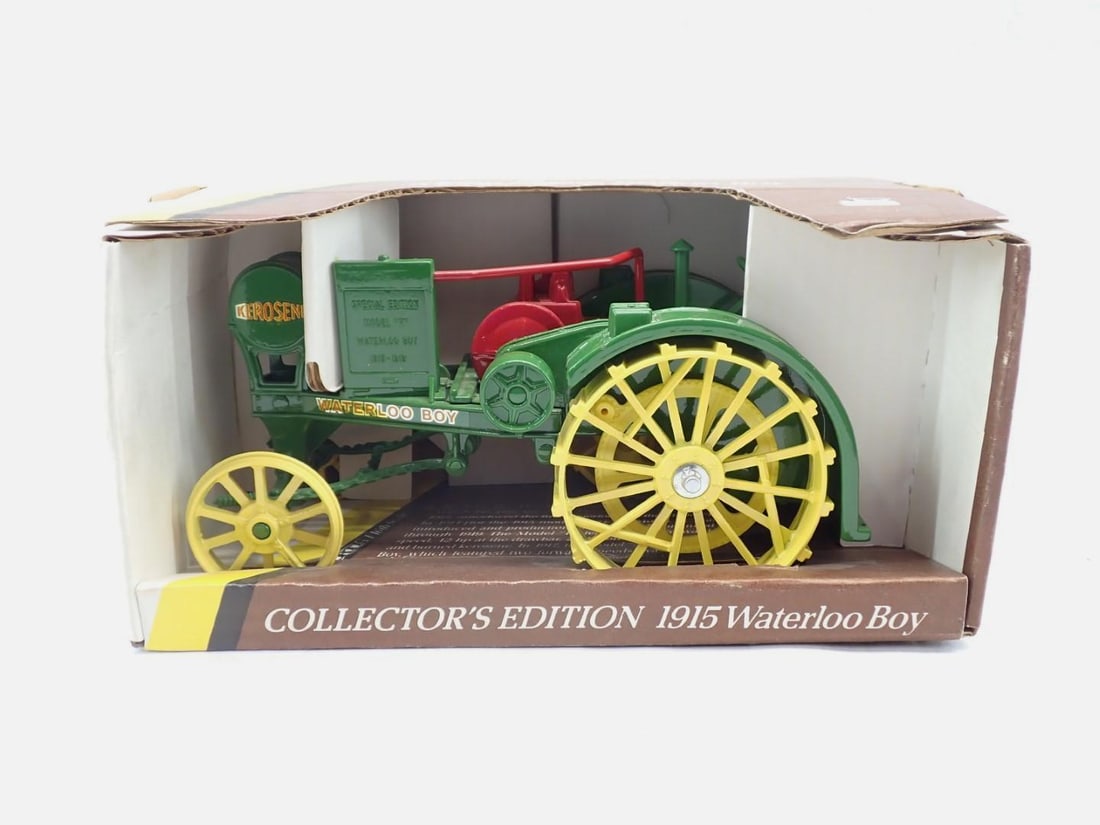 Ertle John Deere 1915 Model R Waterloo Boy Tractor (1 of 4)