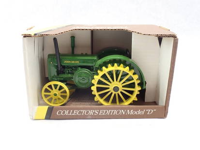 Ertle John Deere 1953 Model D Tractor: 1/16, appears new in the box 