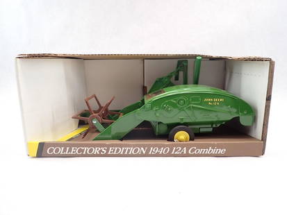 Ertle John Deere 1940 Model 12A Combine: 1/16, appears new in the box 