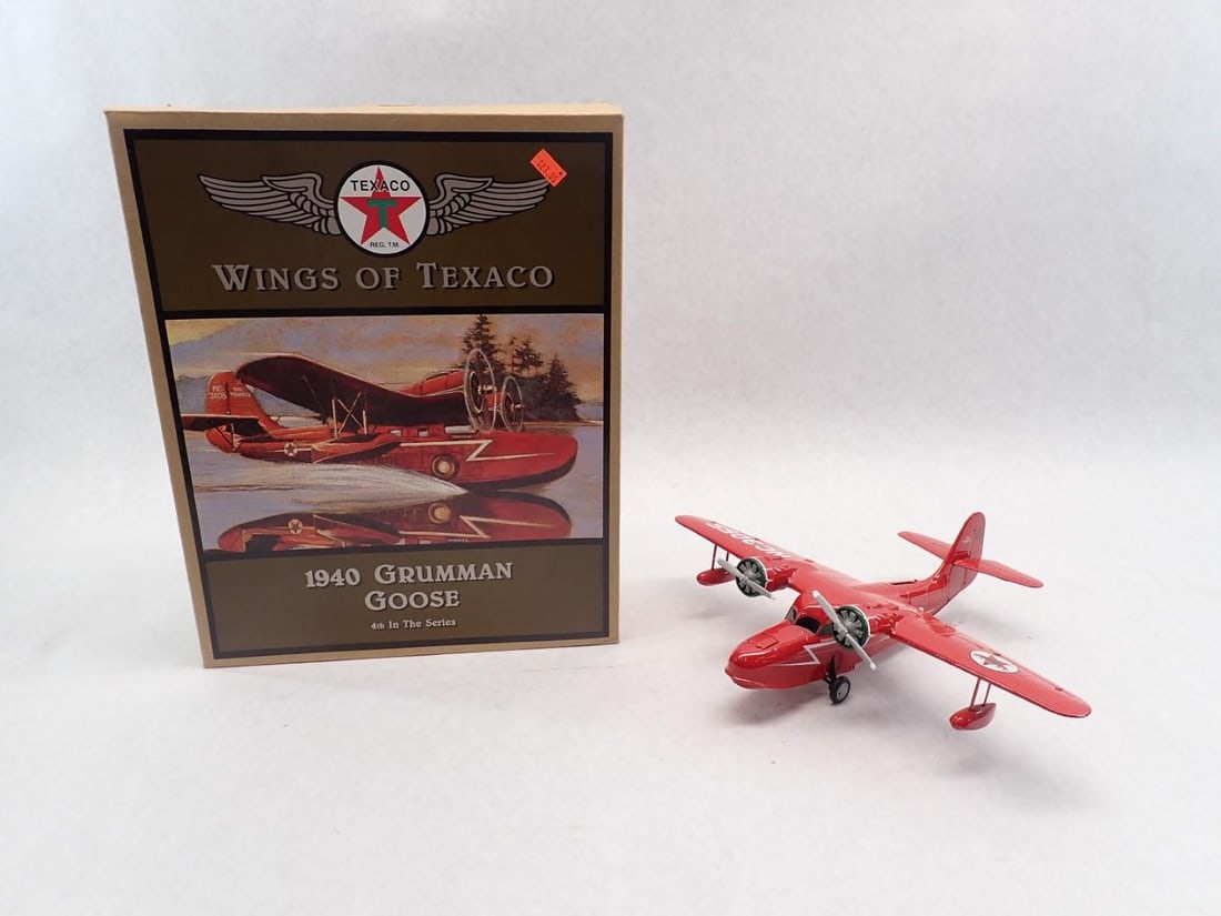 Ertle Wings of Texaco 1940 Grumman Goose Airplane Coin Bank: like new in the box