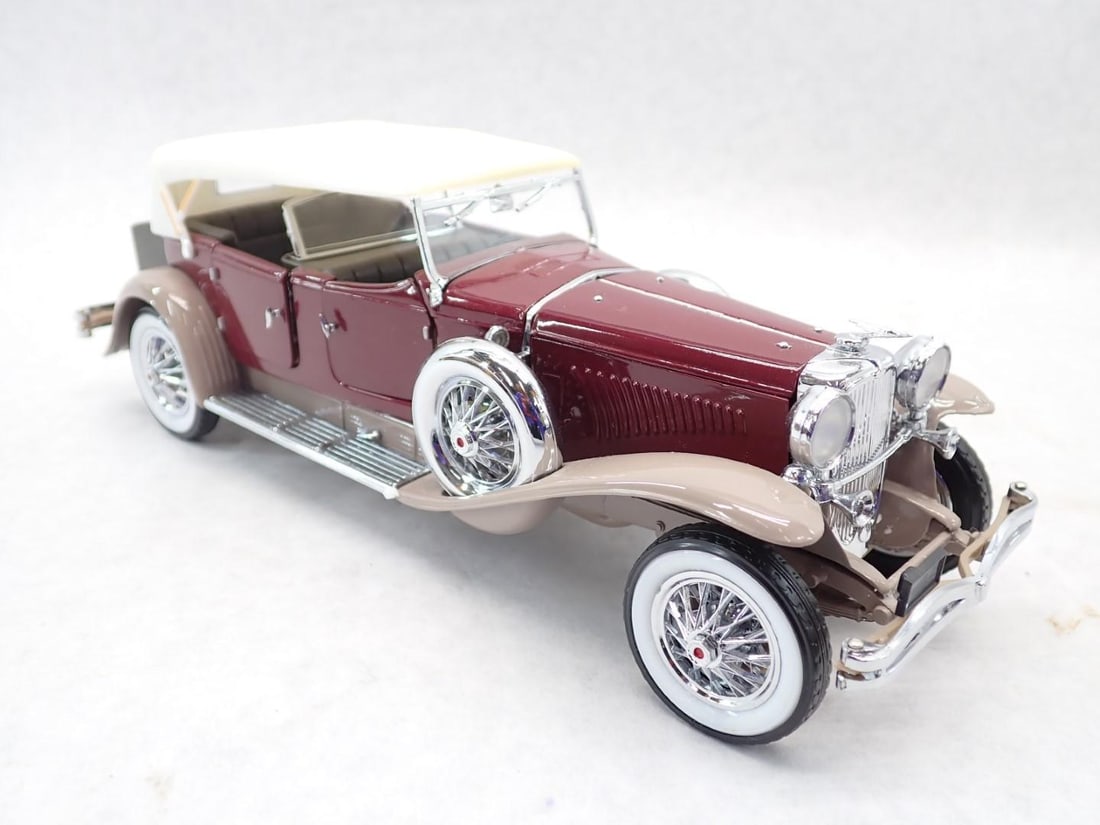 Franklin Mint 1930 Duesenberg J Derham Tourster Diecast Car: 1/24, like new in the box