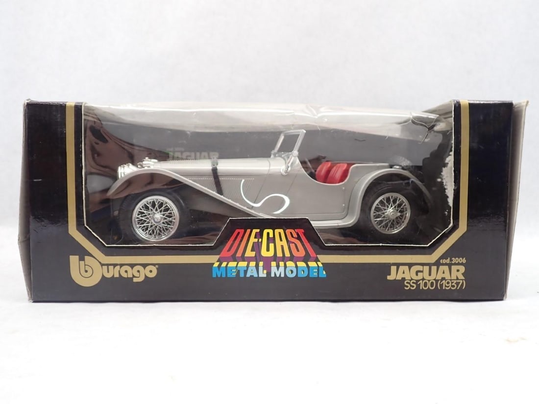 Burago 1937 Jaguar SS100 Diecast Car: 1/18, wind screen broken and steering wheel is loose