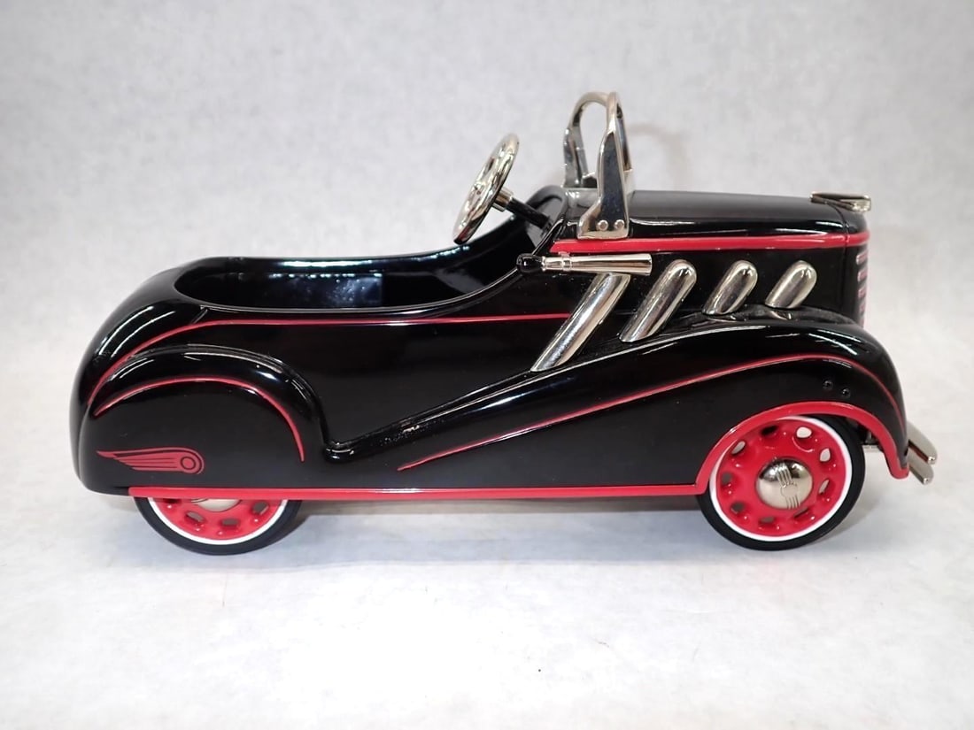 Hallmark Kiddie Car Classics 1937 Steelcraft Auburn Pedal Car (1 of 6)
