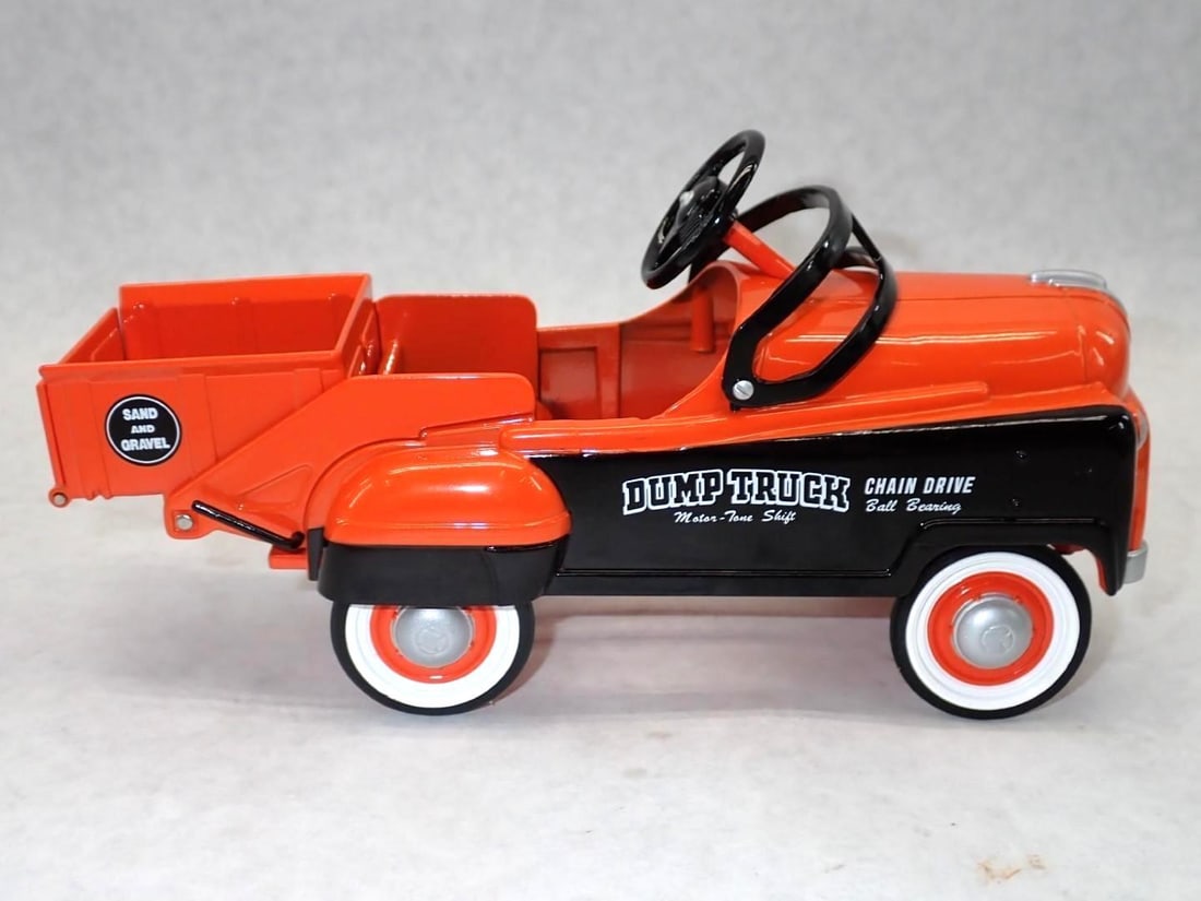Hallmark Kiddie Car Classics 1955 Murray Dump Truck Pedal Car (1 of 6)