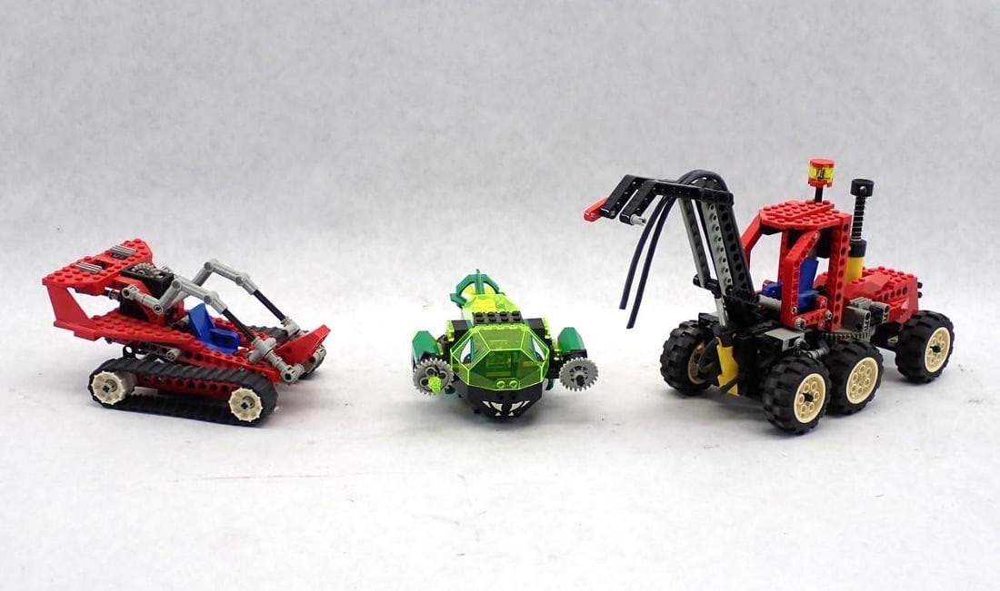 (5) Lego Toys: (5) Lego Toys