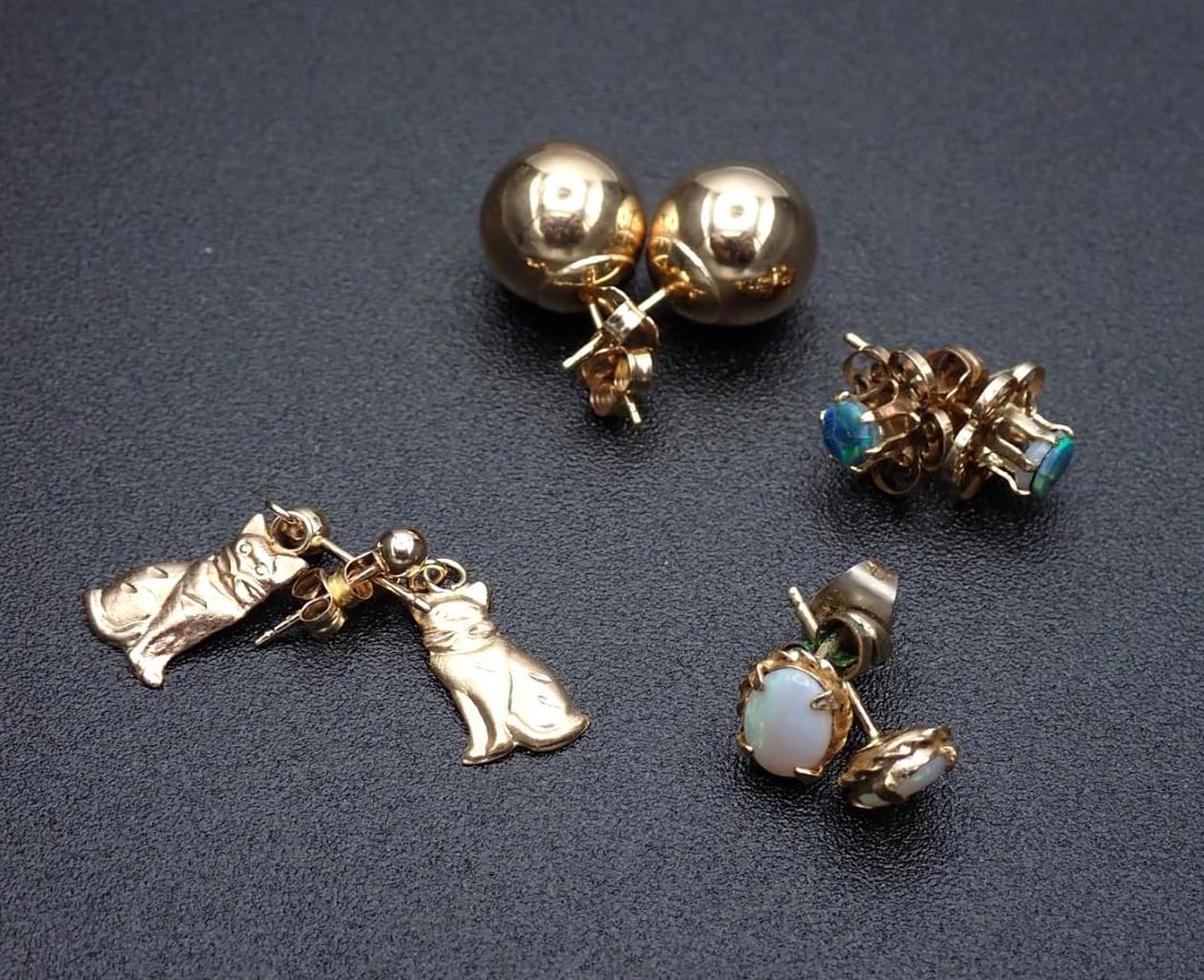 (4) Pairs of 14K Yellow Gold Earrings (1 of 5)