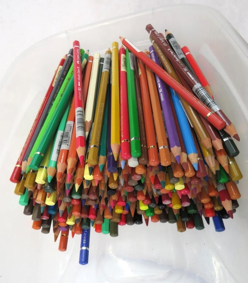 (233)+/- Faber-Castell Color Pencils: may be a few other brands in the mix