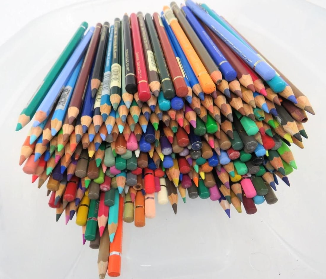 (266)+/- Faber-Castell Color Pencils: may be a few other brands in the mix