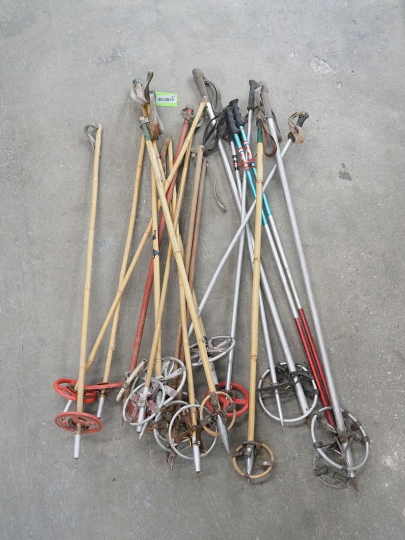 (19) Vintage Bamboo, Wood and Aluminum Ski Poles (1 of 5)