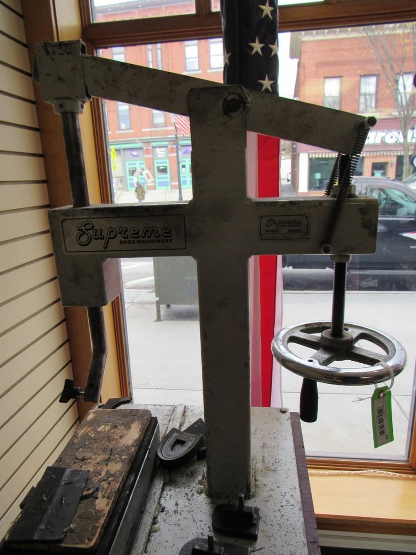 Supreme Shoe Machinery 01 Hercules Press: M# Hercules, S# 19374, on shop made stand, ( See Lot 28 )