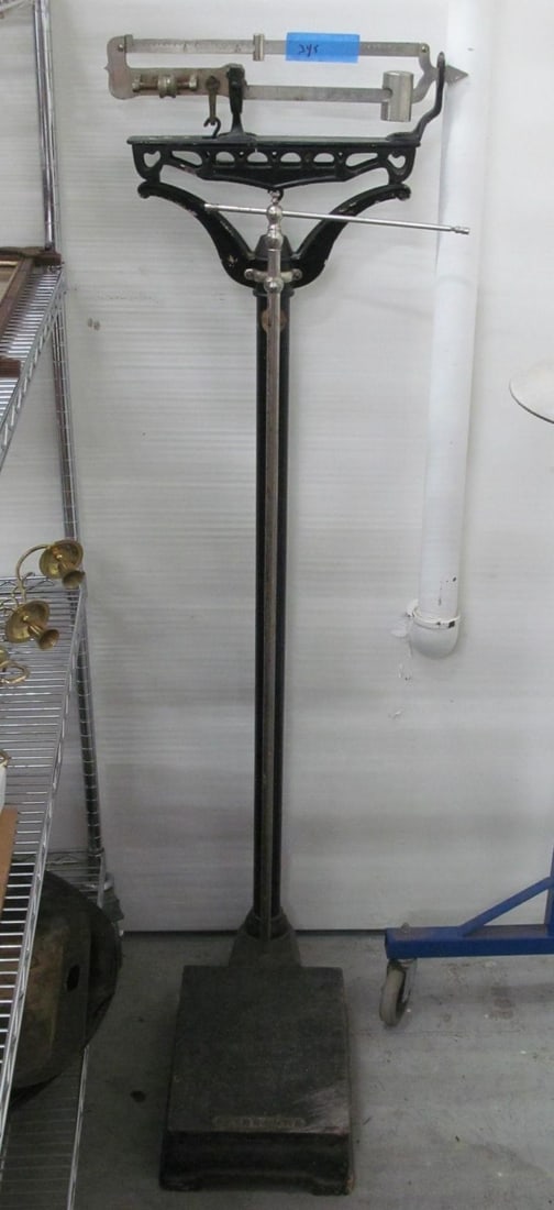 Fairbanks Standard Upright Doctor's Scale (1 of 7)