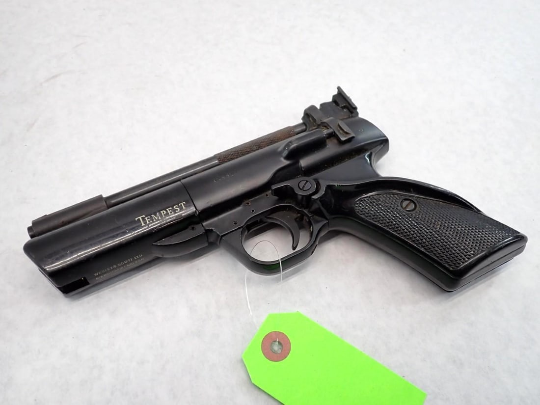 Beeman Tempest Air Pistol & Supplies - 3
